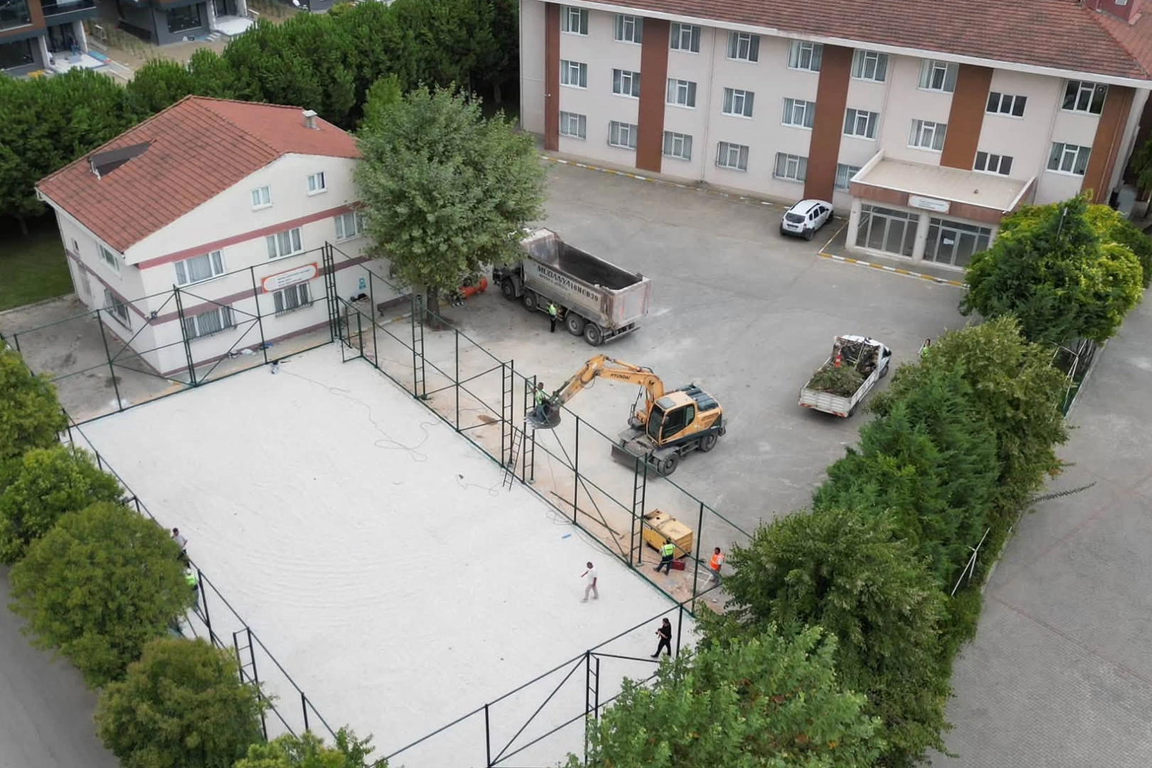 İneg&ouml;l'de Mediha Hayri &Ccedil;elik Fen Lisesi&rsquo;ne semt sahası