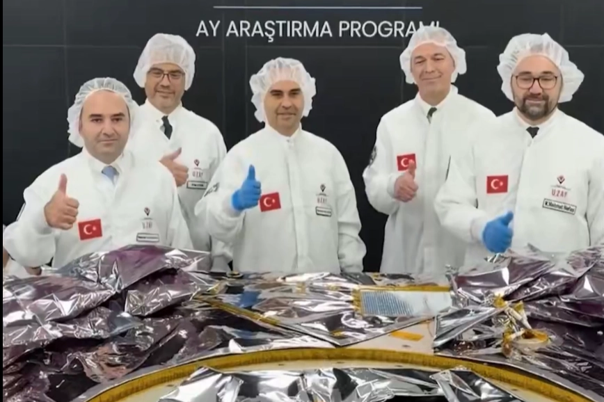 Uzay aracı &ccedil;evresel testler i&ccedil;in TUSAŞ'ta