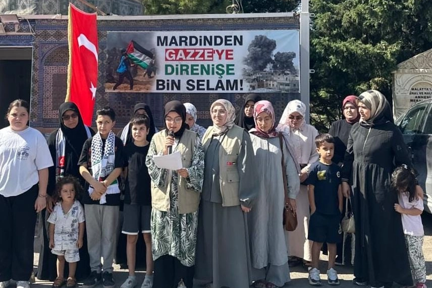 Gazze&rsquo;deki eğitim m&uuml;cadelesi Mardin&rsquo;de g&uuml;ndeme taşındı: "Gazze&rsquo;nin &Ccedil;ocukları Yalnız Değildir"