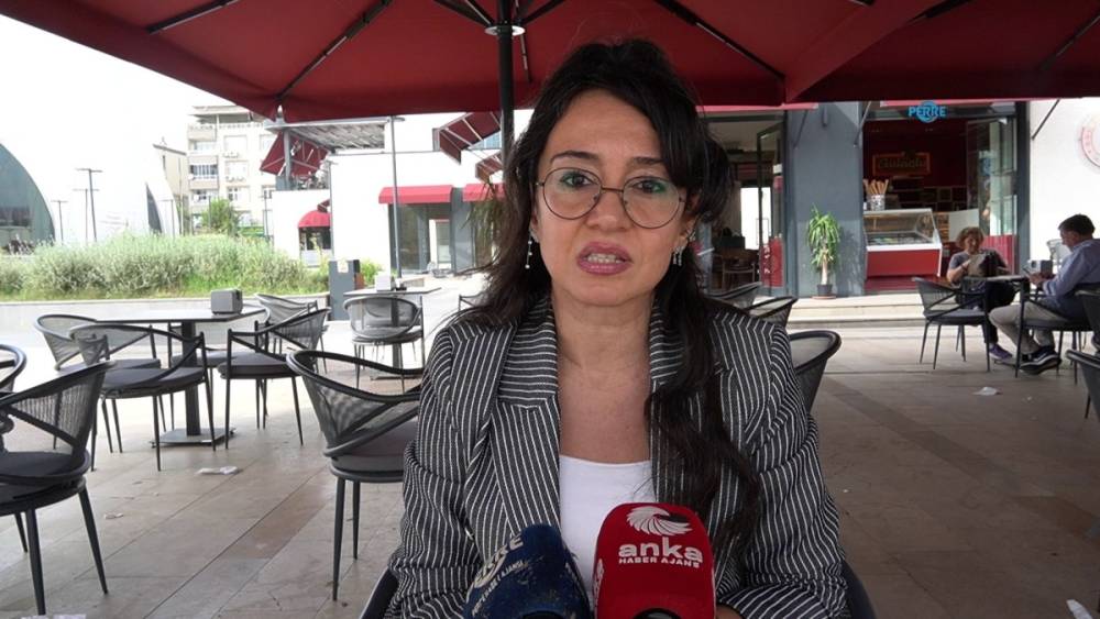 Uşaklı &ccedil;ocuklar kitap aldı, Adıyamanlı depremzede kız &ccedil;ocuklarına umut oldu   - Videolu Haber
