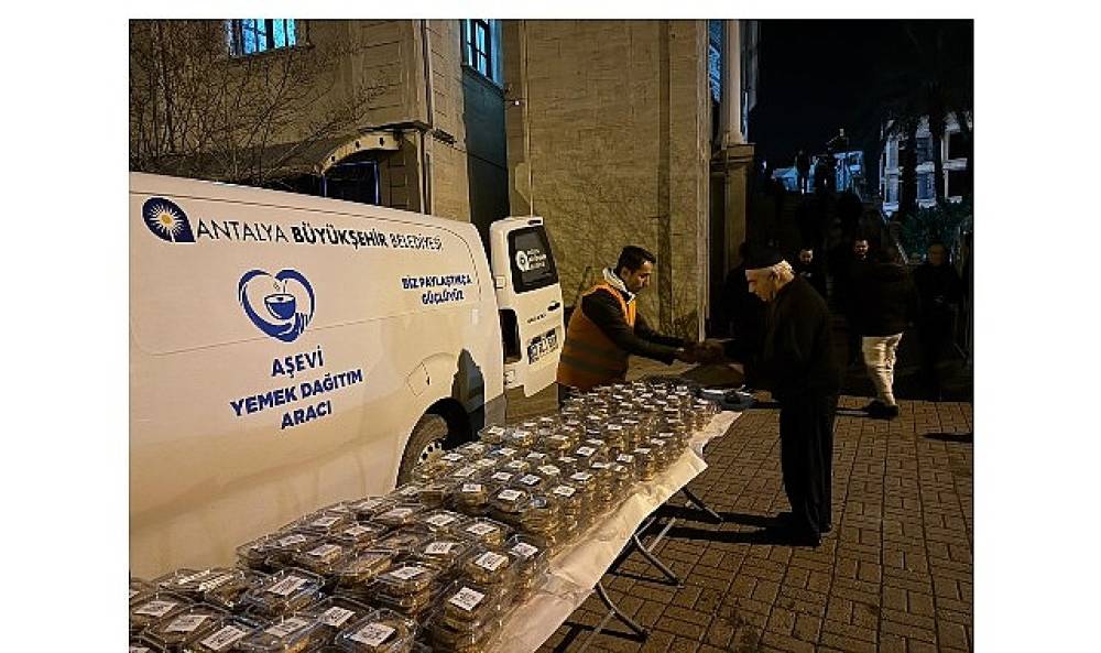 B&uuml;y&uuml;kşehir'den Mira&ccedil; Kandili'nde lokma ve kandil simidi ikramı