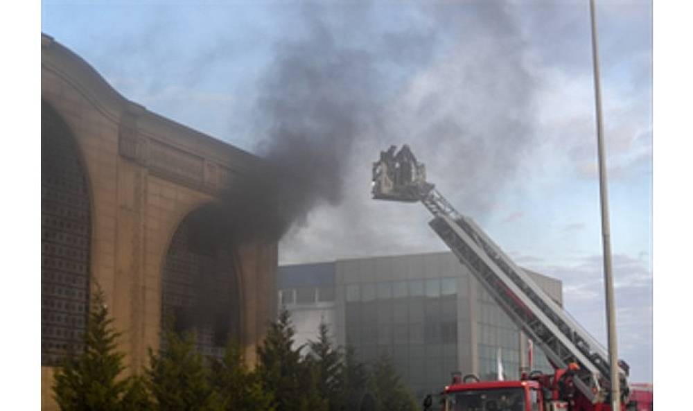 Fabrika yangını kısa s&uuml;rede kontrol altına alındı