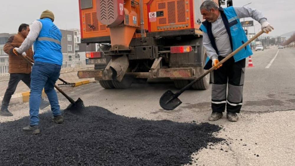 Adıyaman&rsquo;da yol bakım &ccedil;alışmaları devam ediyor  - Videolu Haber