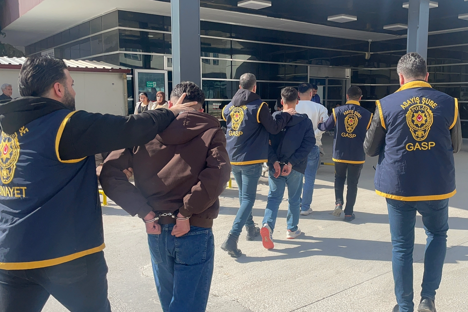 Adıyaman'da bı&ccedil;akla yaralama: 3 g&ouml;zaltı