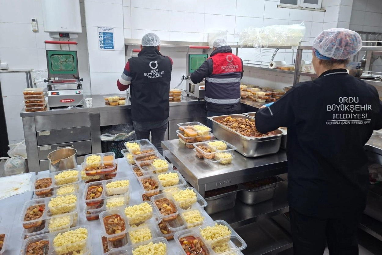 Ordu B&uuml;y&uuml;kşehir&rsquo;den 19 il&ccedil;ede g&ouml;n&uuml;l sofrası