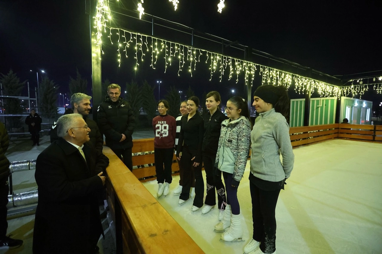 Kayseri'ye a&ccedil;ık hava buz pateni pisti geliyor