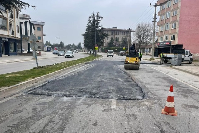 Bursa İneg&ouml;l'de Başkan Taban&rsquo;dan yol &ccedil;alışmalarına tepki