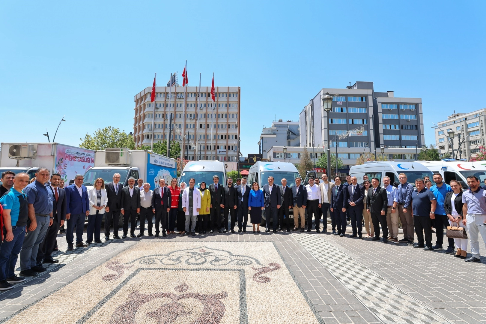 Gaziantep B&uuml;y&uuml;kşehir sağlık yatırımlarını tanıttı