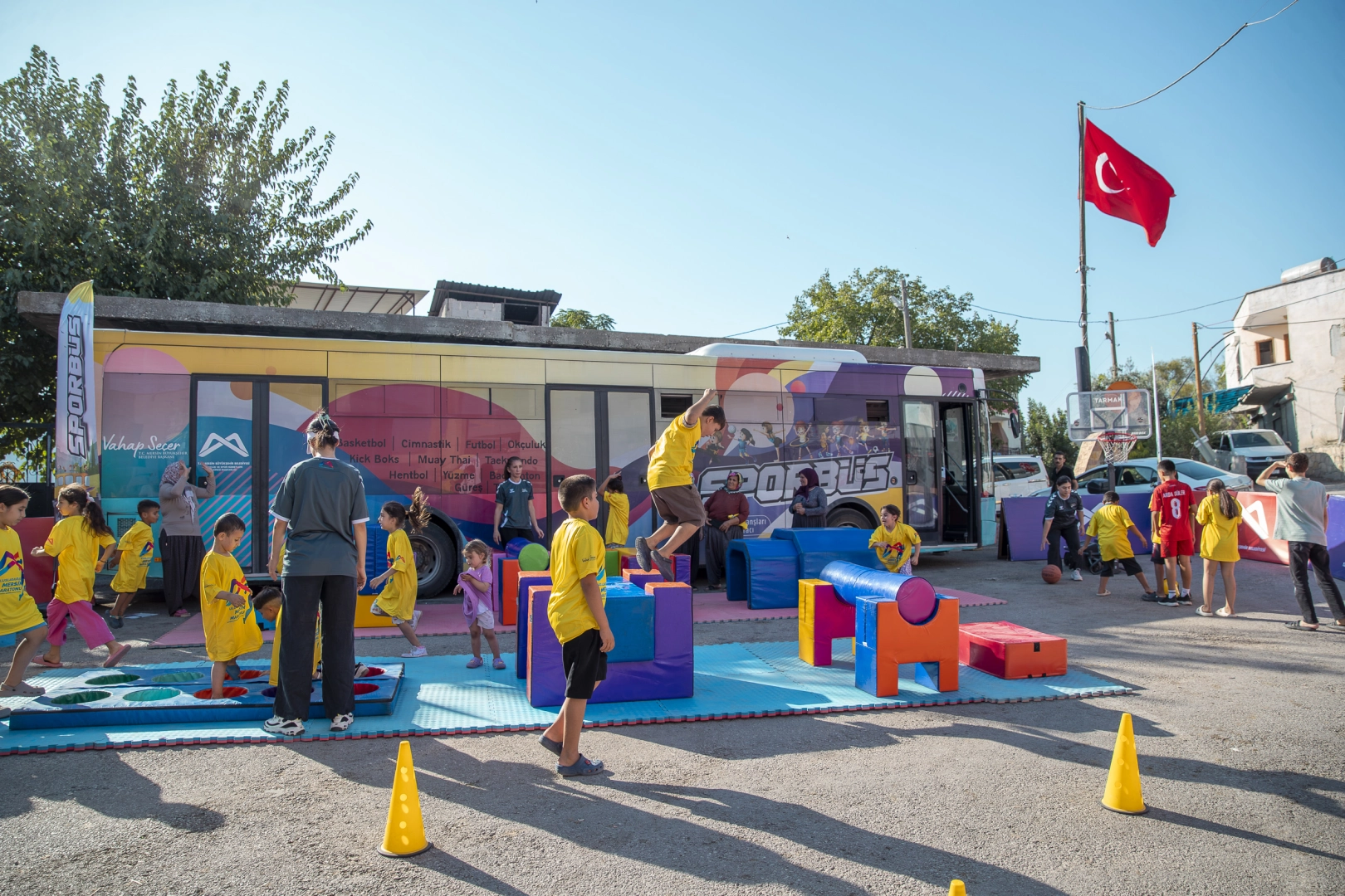 Mersin'de Sporb&uuml;s Projesi 26 bin &ccedil;ocuğa ulaştı