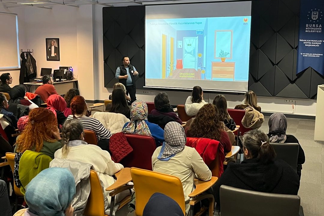 Bursa B&uuml;y&uuml;kşehir'de hizmet i&ccedil;i afet farkındalığı