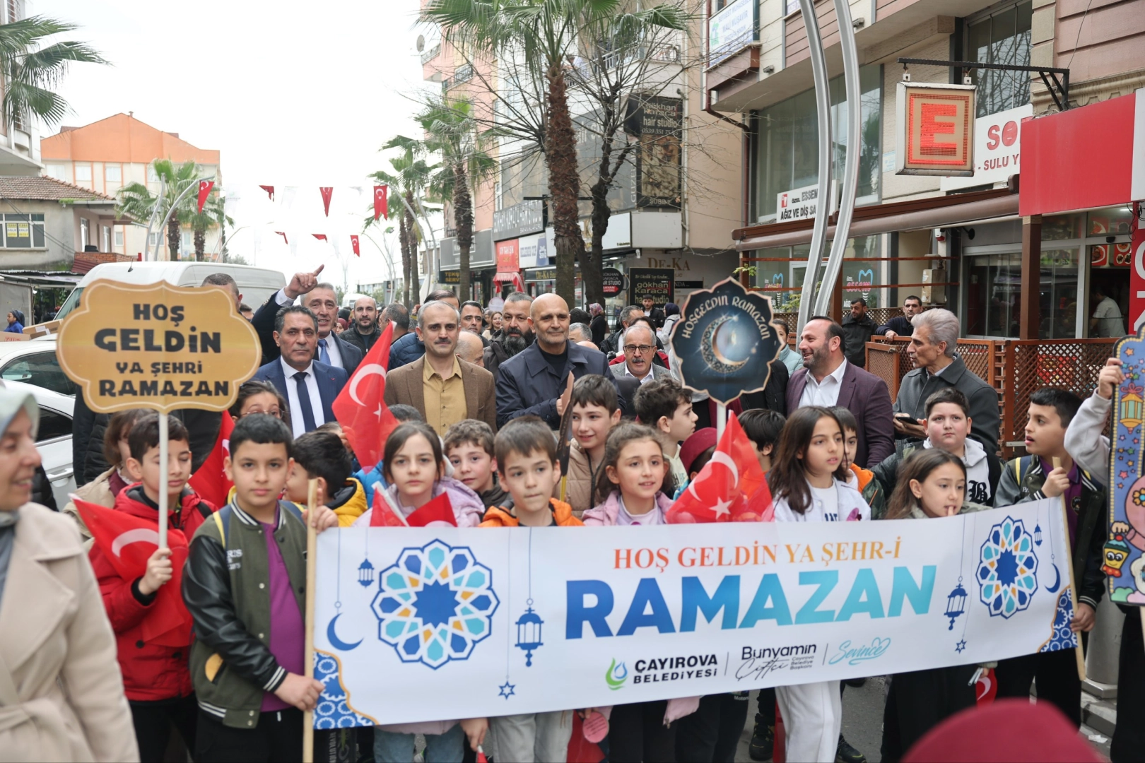Kocaeli &Ccedil;ayırova&rsquo;da Ramazan coşkuyla karşılandı