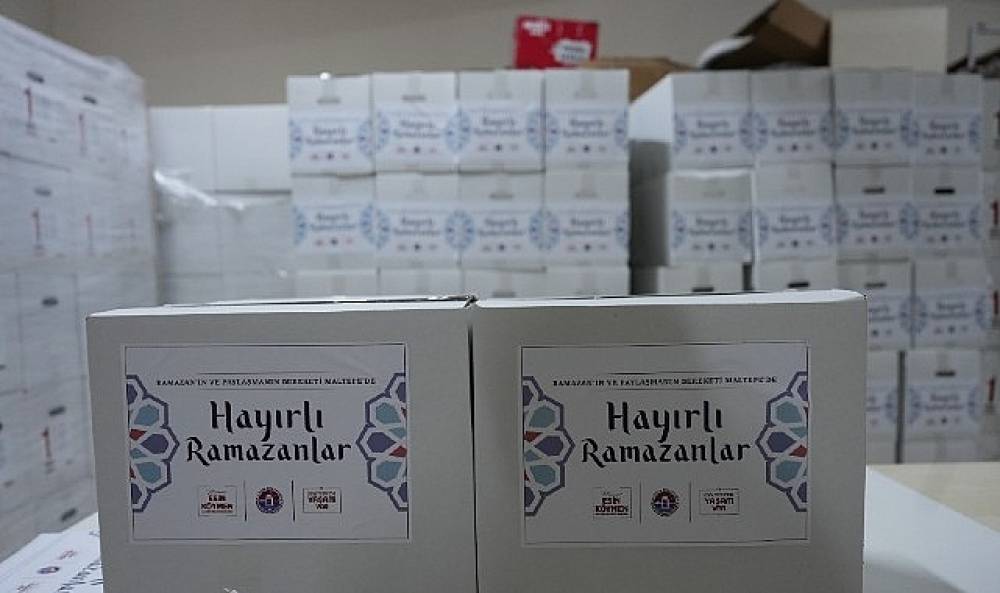 Maltepe'de ramazan sofraları dayanışmayla kuruluyor
