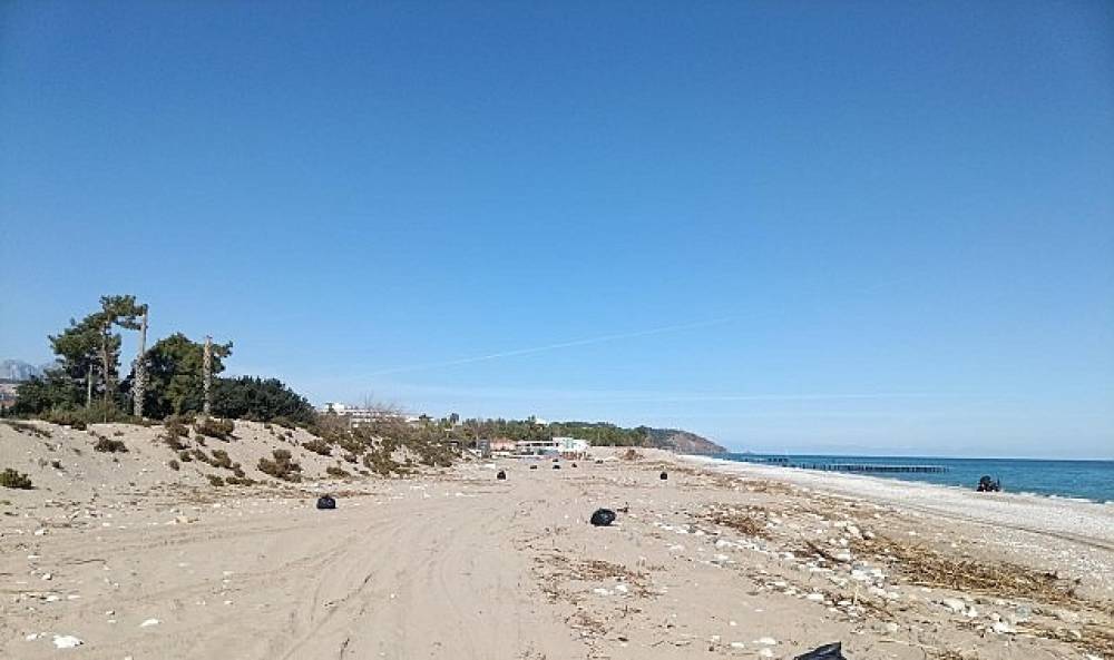 Sahillerde temizlik &ccedil;alışması