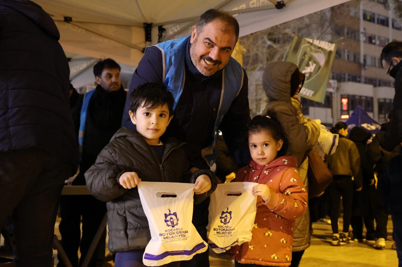 Kocaeli B&uuml;y&uuml;kşehir&rsquo;den kandil simidi ikramı