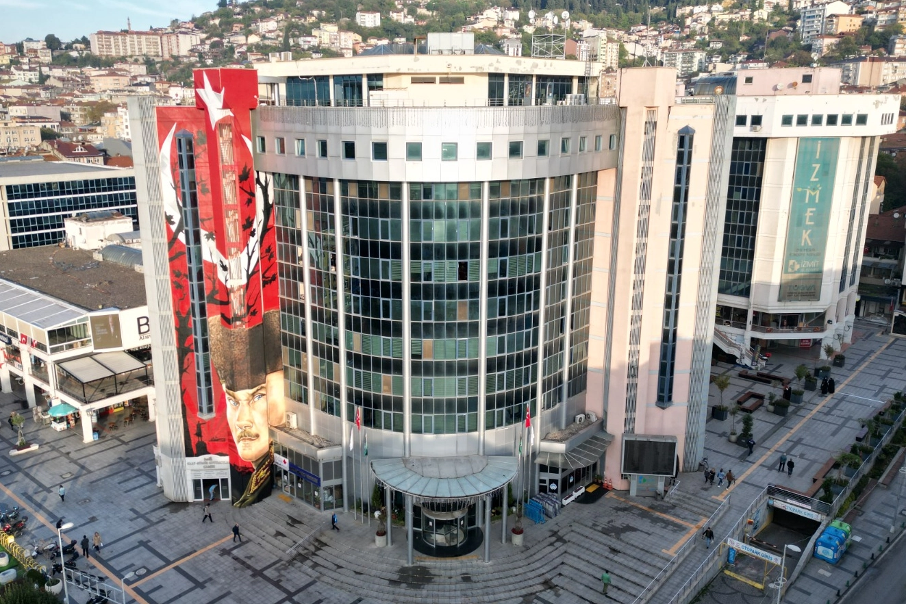 İzmit'te bayram &ouml;ncesi esnafa m&uuml;jde