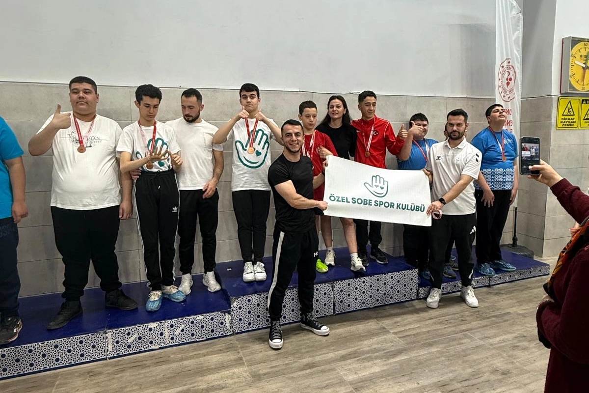 SOBE&rsquo;li sporculardan madalya yağmuru