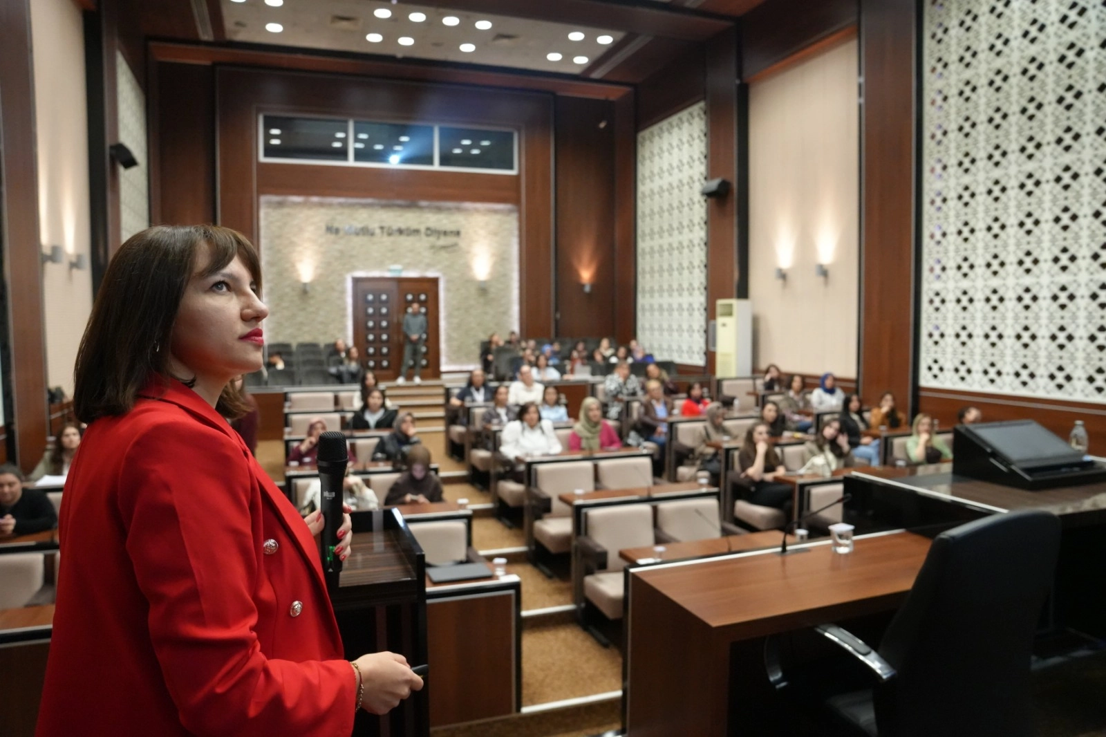 Ankara Ke&ccedil;i&ouml;ren Belediyesi&rsquo;nden kadın sağlığı semineri