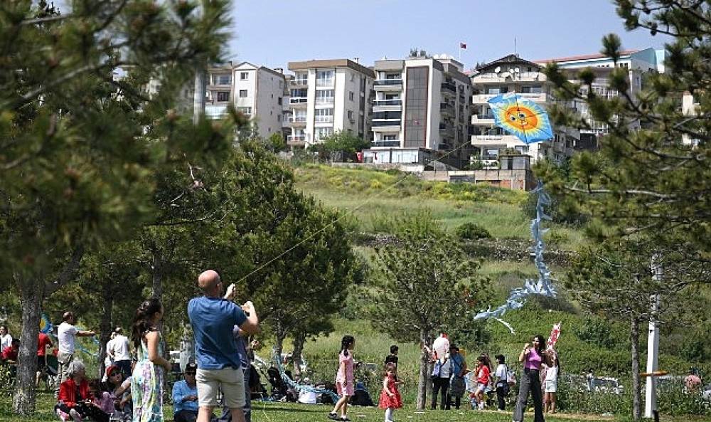 Bornova'da g&ouml;ky&uuml;z&uuml; u&ccedil;urtmalarla şenlenecek