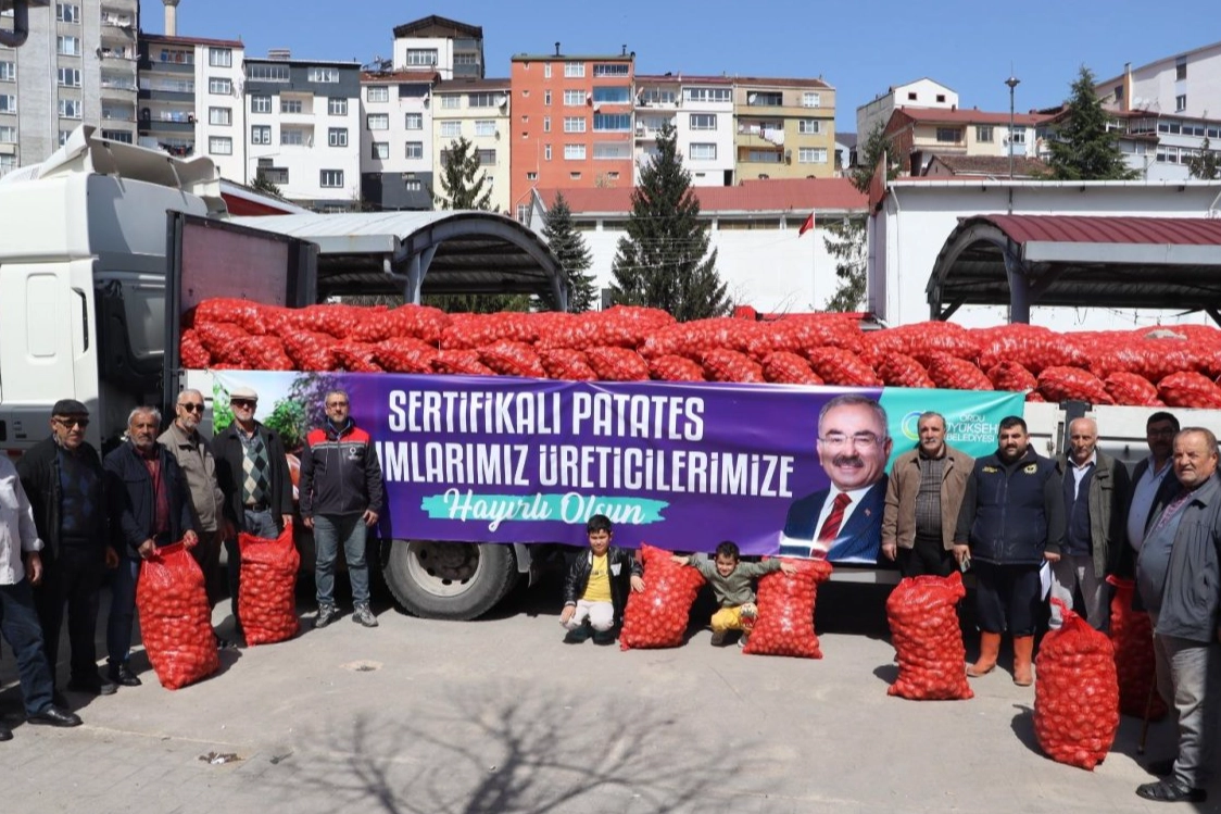 Ordu&rsquo;da 6 il&ccedil;ede 45 ton tohumluk patates dağıttı