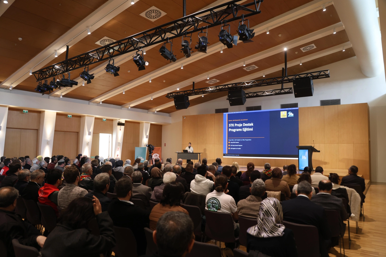 Konya B&uuml;y&uuml;kşehir&rsquo;den STK&rsquo;lara proje ve hibe eğitimi