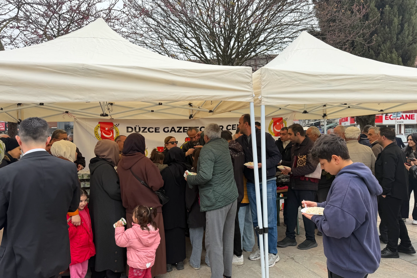 D&uuml;zce Gazeteciler Cemiyeti birlik ve paylaşımı pekiştirdi