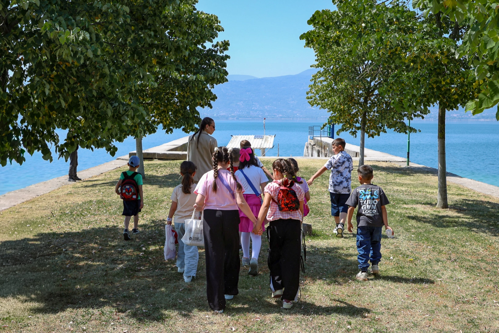 Sakarya'da su m&uuml;fettişleri Sapanca G&ouml;l&uuml; ile ilk kez tanıştı