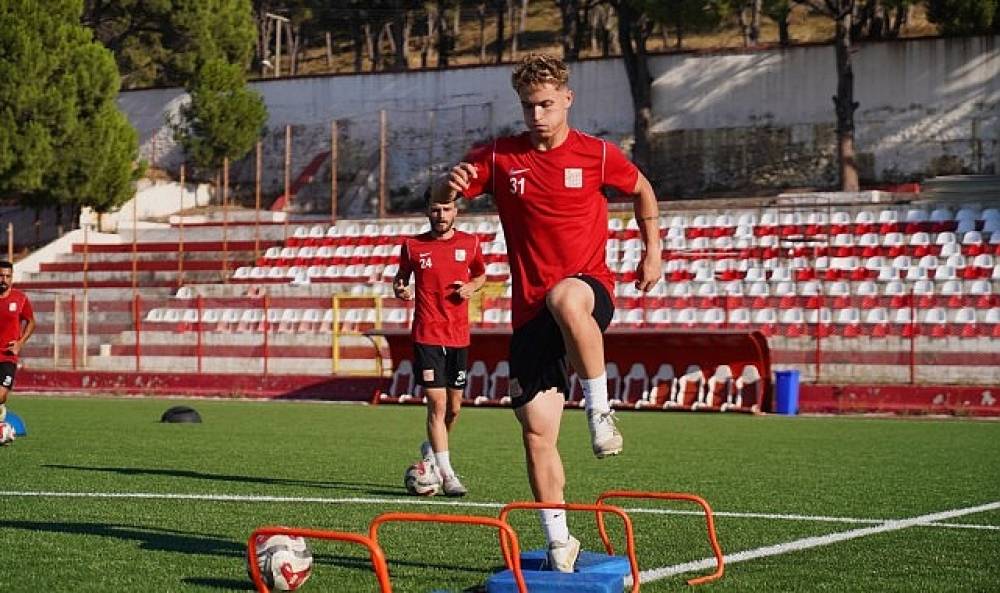 Başkan Ergin'den Ayvalıkg&uuml;c&uuml; Belediyespor'a Moral Ziyareti