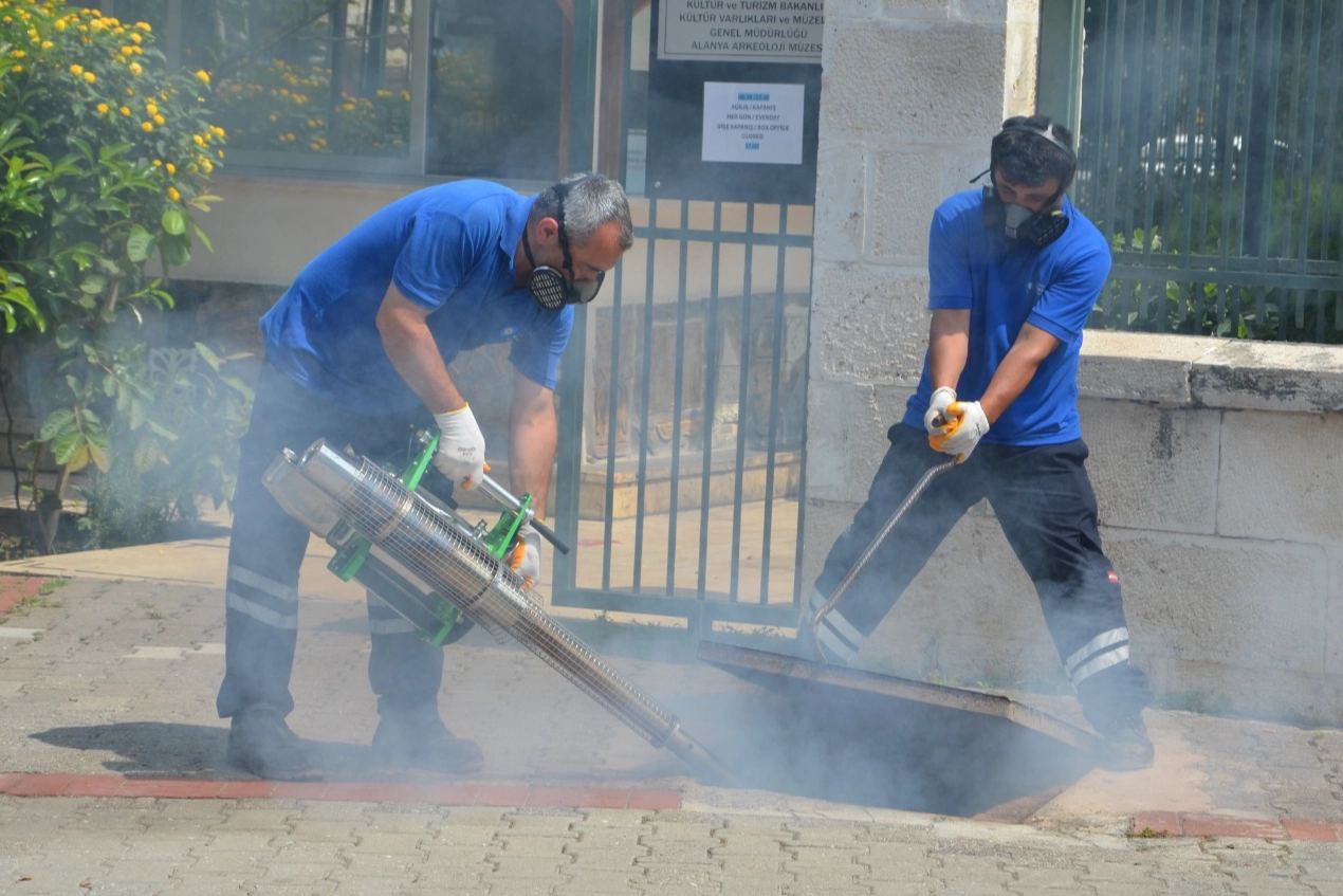 Antalya&rsquo;da vekt&ouml;rel m&uuml;cadele 4 koldan s&uuml;r&uuml;yor