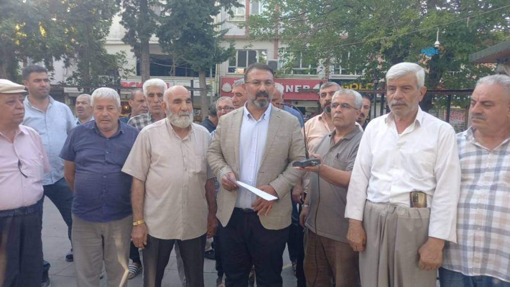 Kahta&rsquo;da 75 bin TL&rsquo;lik su bedeli tartışması b&uuml;y&uuml;yor: Erdem&rsquo;den Halla&ccedil;&rsquo;a &lsquo;Hodri meydan&rsquo; 
