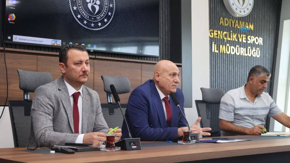 Adıyaman&rsquo;da yeni sezon hazırlıkları masaya yatırıldı: Hedef daha fazla sporcu ve g&uuml;&ccedil;l&uuml; altyapı 