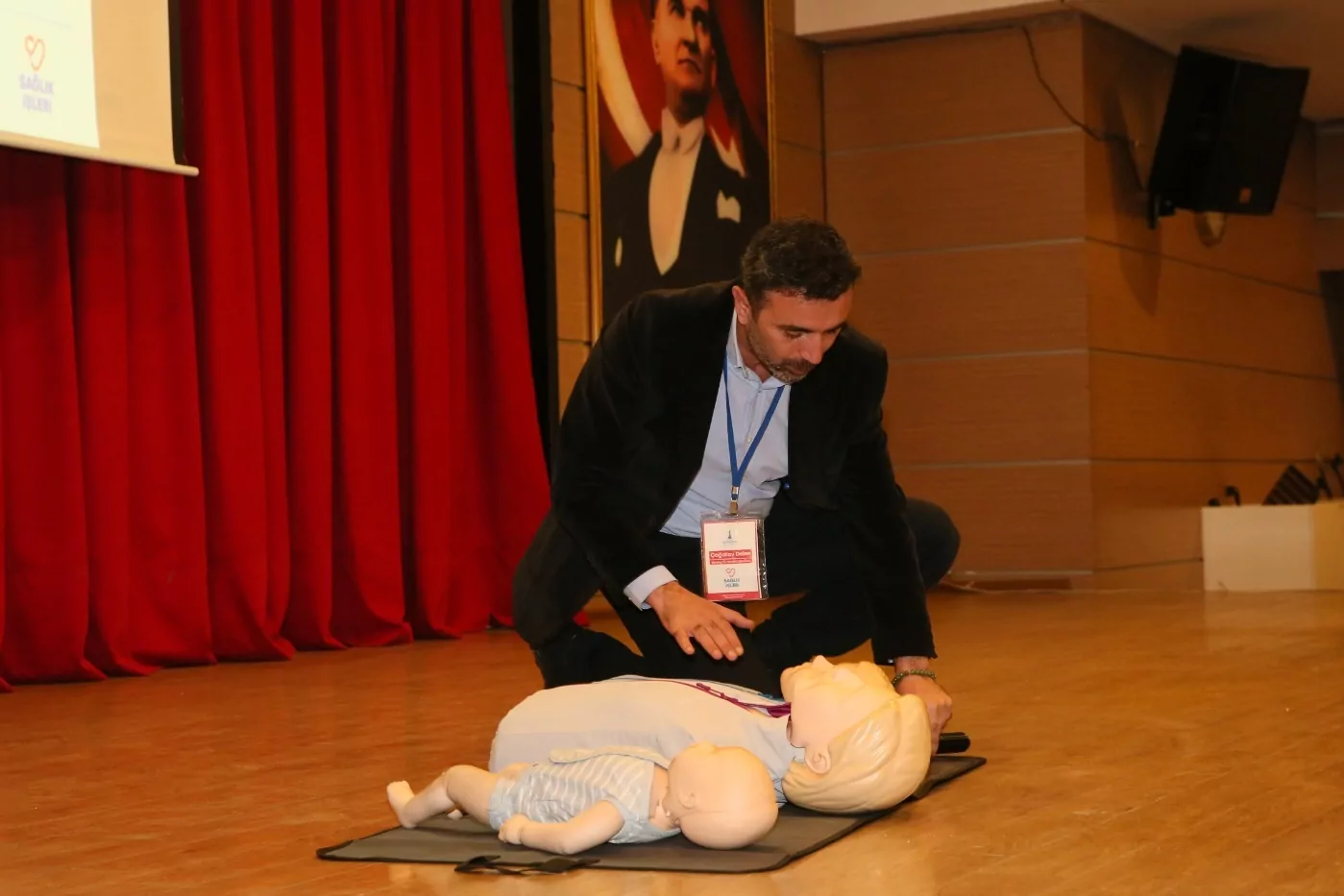 &Ccedil;iğli Belediyesi&rsquo;nden ilk yardım semineri