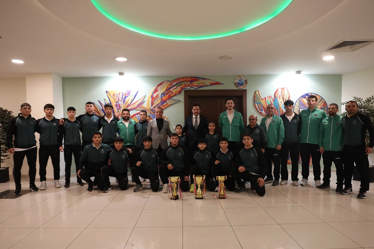 Konya Karatay Belediyespor'dan Başkan Kılca'ya &ccedil;ifte gurur ziyareti