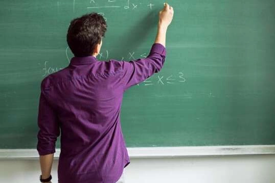 &Ouml;ğretmen adaylarına yeni d&ouml;nem... O y&ouml;netmelik y&uuml;r&uuml;rl&uuml;kte