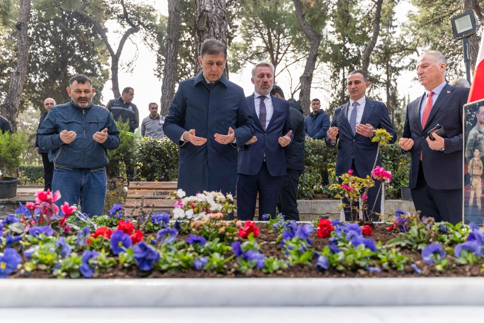 İzmir Kadifekale&rsquo;de şehitler dualarla anıldı