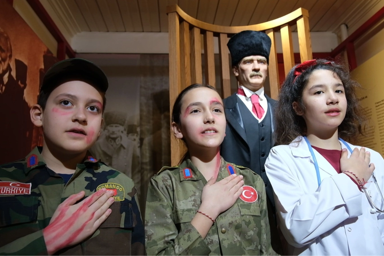 &Ccedil;anakkale ruhunu İzmit'te yankılandı