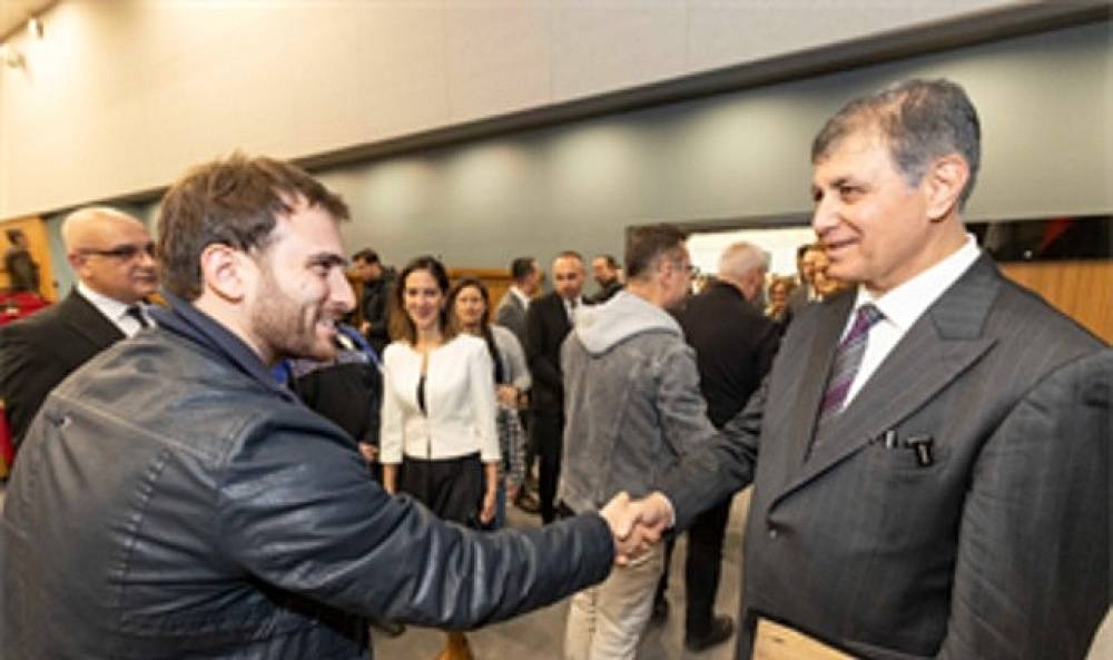 Başkan Tugay B&uuml;y&uuml;kşehir Belediyesi personeliyle bayramlaştı