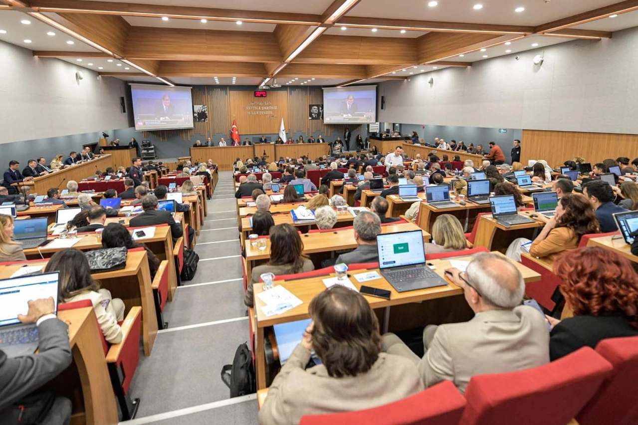 İzmir B&uuml;y&uuml;kşehir ve ESHOT 2025 faaliyet raporu kabul edildi