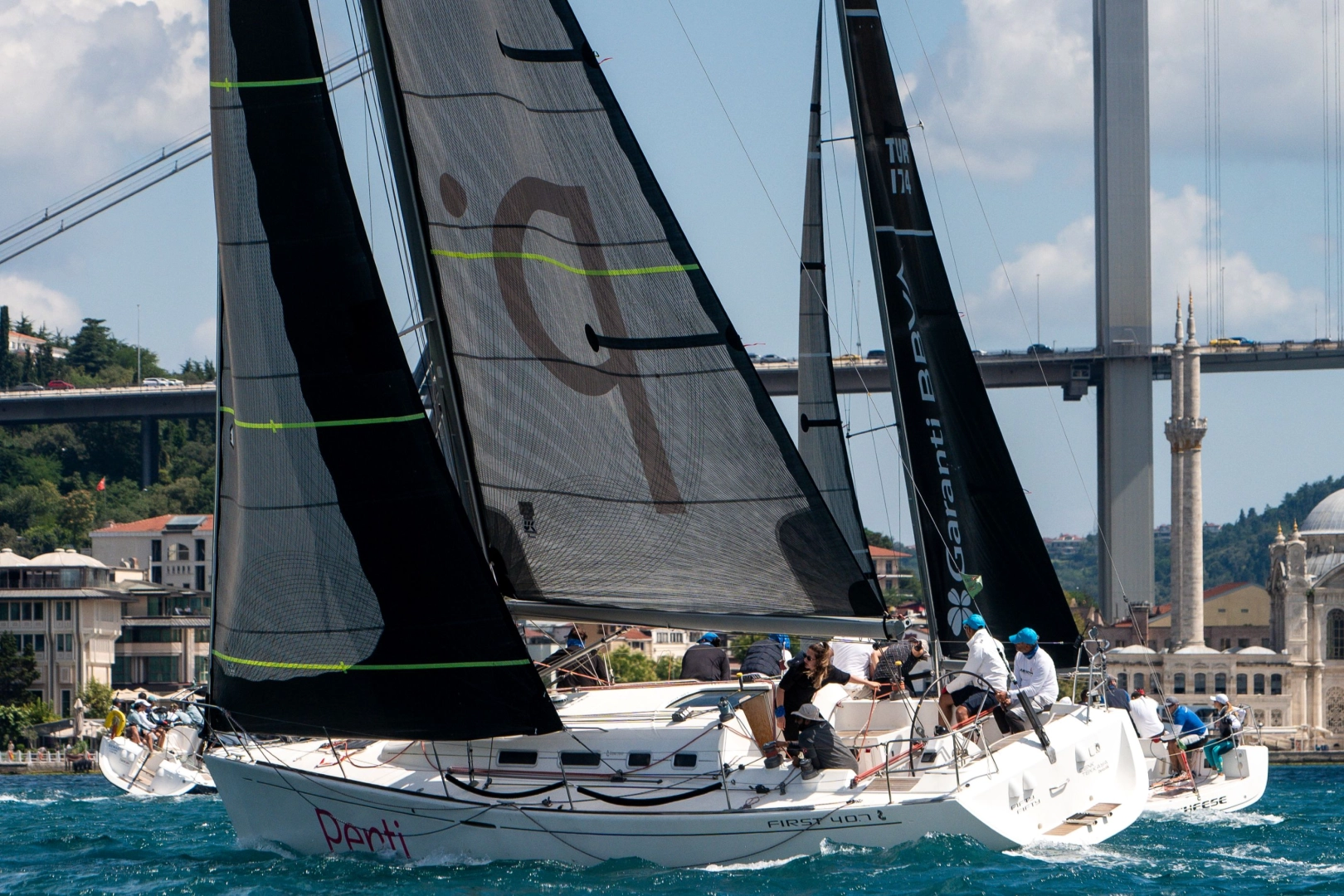 Olympos Regatta&rsquo;nın şampiyonları &ouml;d&uuml;llerine kavuştu