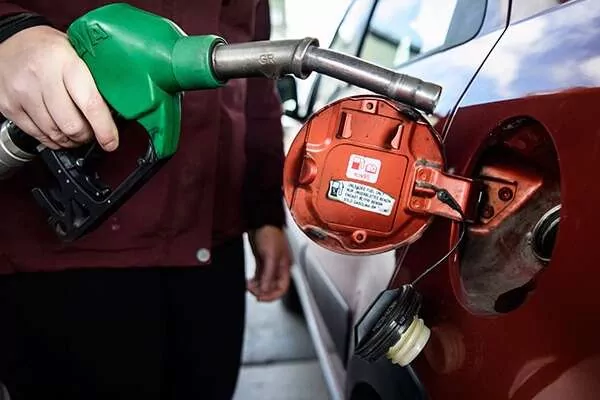 Motorine indirim g&ouml;z&uuml;kt&uuml;... Şimdilik tabela değişikliğine gerek kalmadı