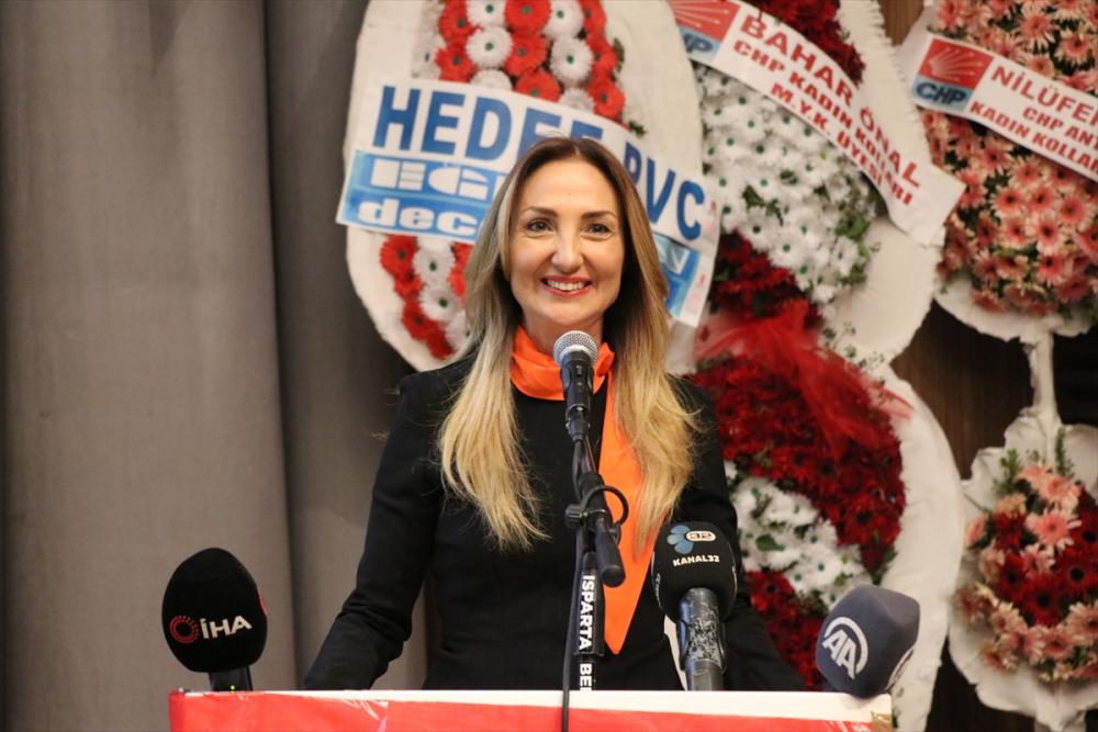 CHP Kadın Kolları Genel Başkanı Nazlıaka Isparta'da partililerle buluştu