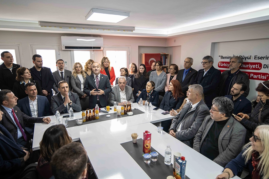 CHP Genel Başkan Yardımcısı Karabat&rsquo;tan Bornova&rsquo;ya tam not