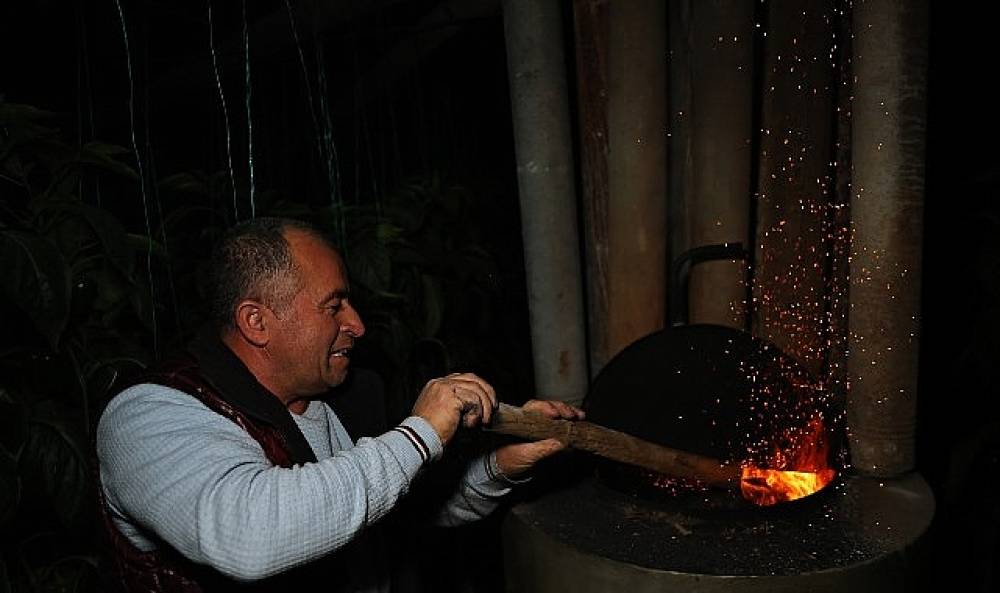 B&uuml;y&uuml;kşehir'in dijital sens&ouml;rleri ile seralar cep telefonları ile izleniyor