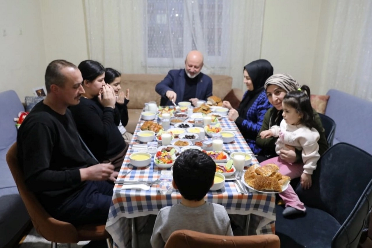 Mustafa &Ccedil;olakbayrakdar Kayseri Kocasinanlıların g&ouml;nl&uuml;ne girdi