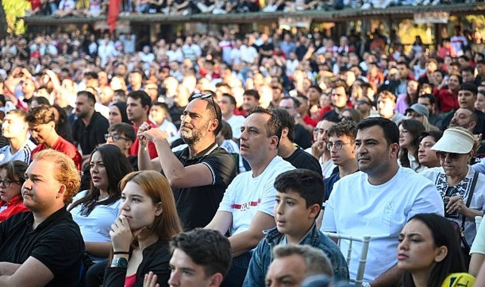 Bornova'da tek y&uuml;rek