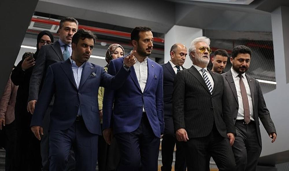 Tamer Karadağlı'dan Bağcılar'da a&ccedil;ılacak tiyatro binası i&ccedil;in &ldquo;S&uuml;per" yorumu