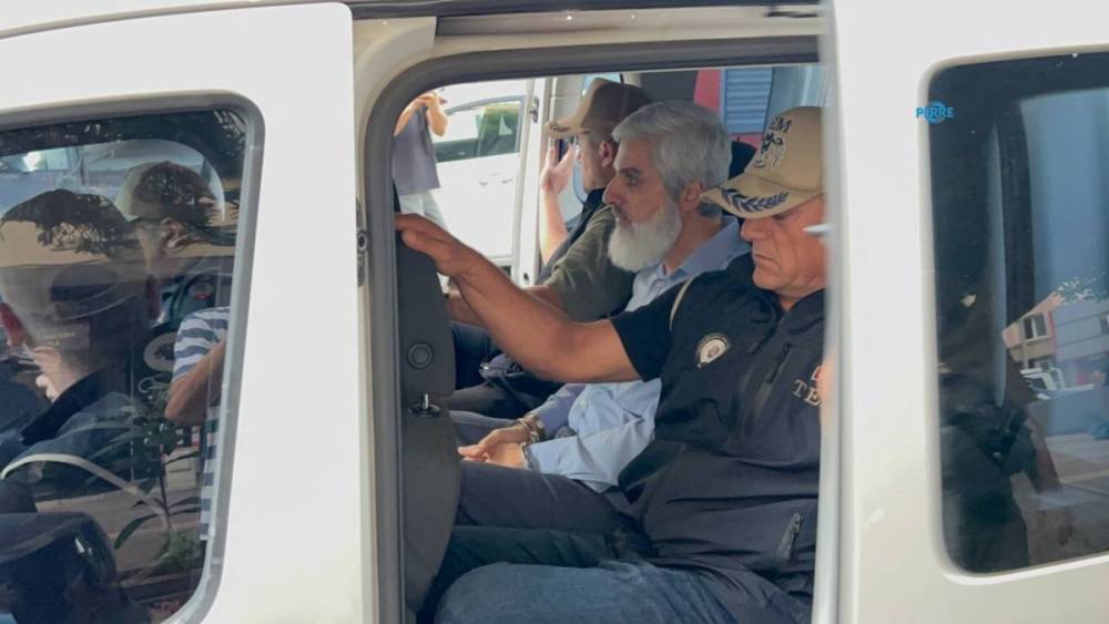 Alparslan Kuytul ve eşi g&ouml;zaltına alındı: 32 kişi hakkında adli işlem, 5 şirkete kayyım  - Videolu Haber