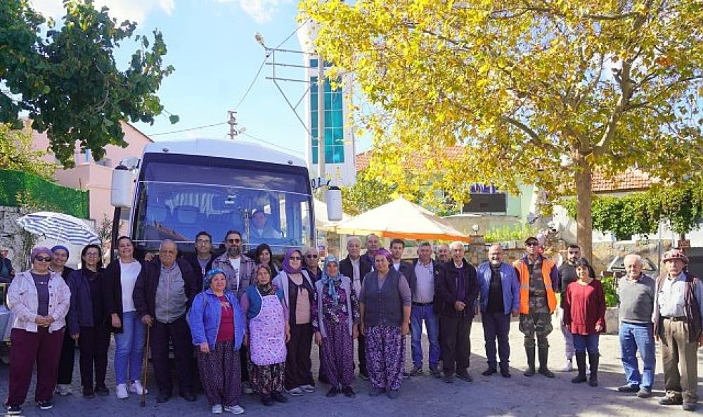 Seferihisar Belediye Başkan Vekili Fuat G&uuml;m&uuml;ş, G&ouml;dence &Uuml;retici Pazarı'nı ziyaret ederek &uuml;reticilerle bir araya geldi.