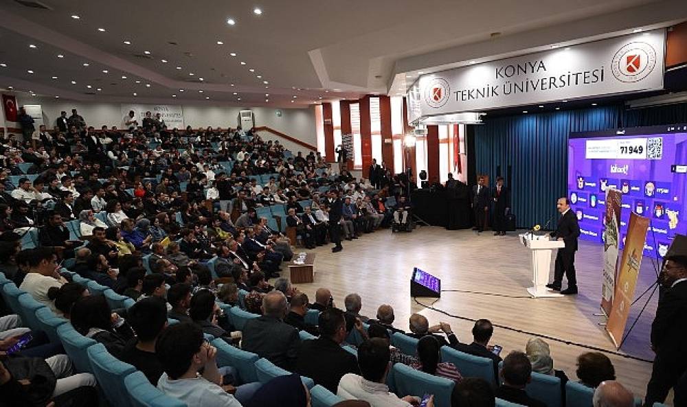KT&Uuml; &Ouml;ğrencileriyle Buluşan Başkan Altay: &ldquo;&Uuml;niversitelerimizin Eğitim Hayatına Her T&uuml;rl&uuml; Katkıyı Sunmaya Gayret Ediyoruz"