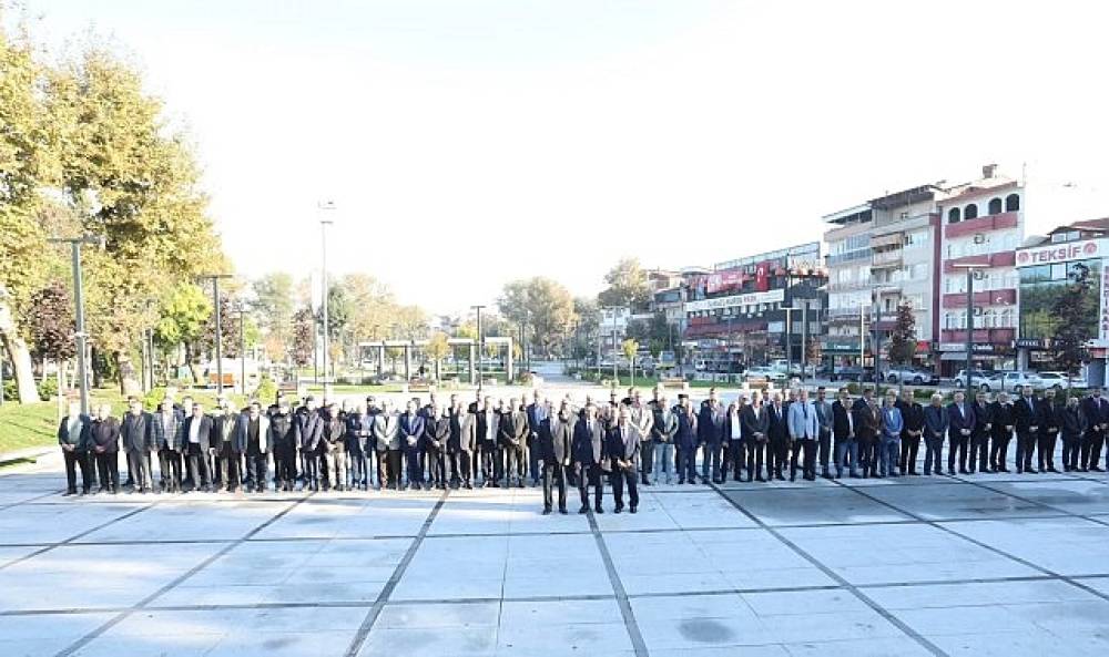 İneg&ouml;l'de Muhtarlar G&uuml;n&uuml; T&ouml;renle Kutlandı