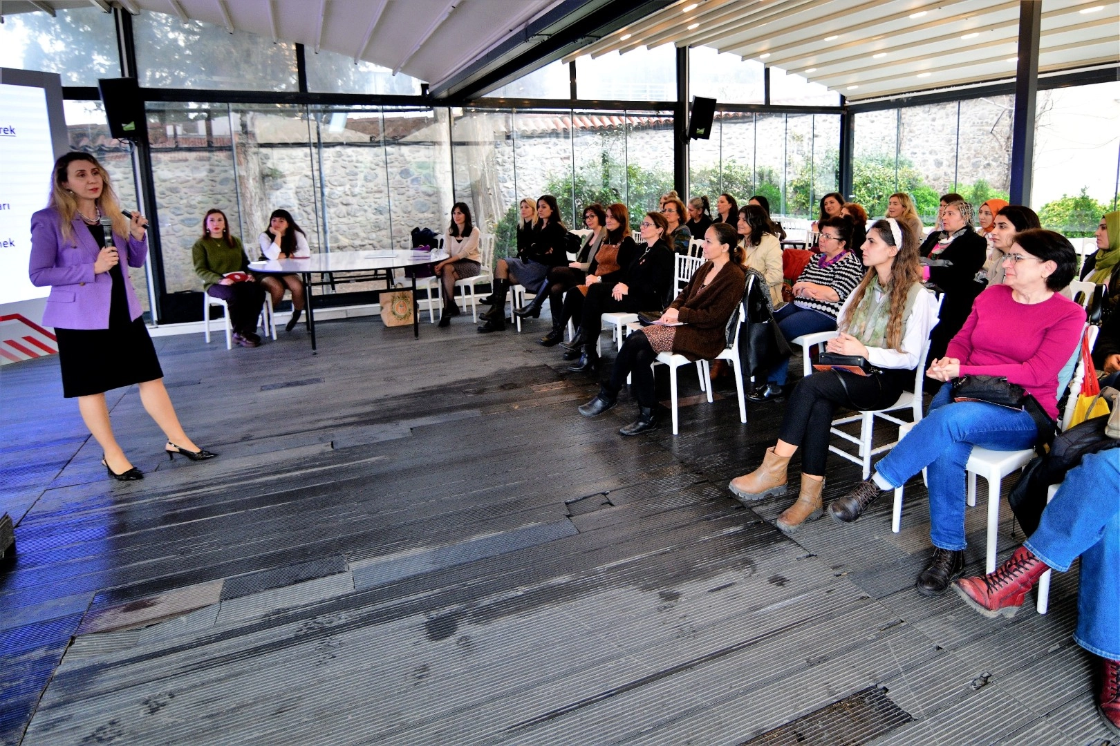 İzmir Bornova&rsquo;da 'Sağlıklı İlişkiler' masaya yatırıldı